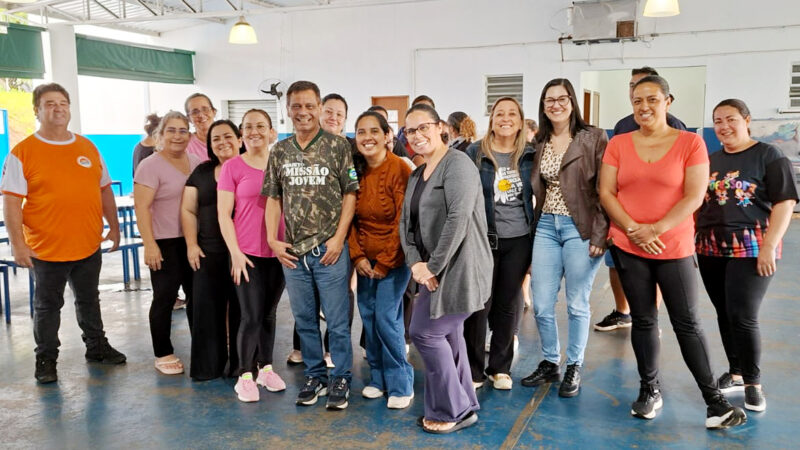 Presidente Itamiro Floriano percorre novos setores para convidar os Servidores para Confraternização de Final de Ano