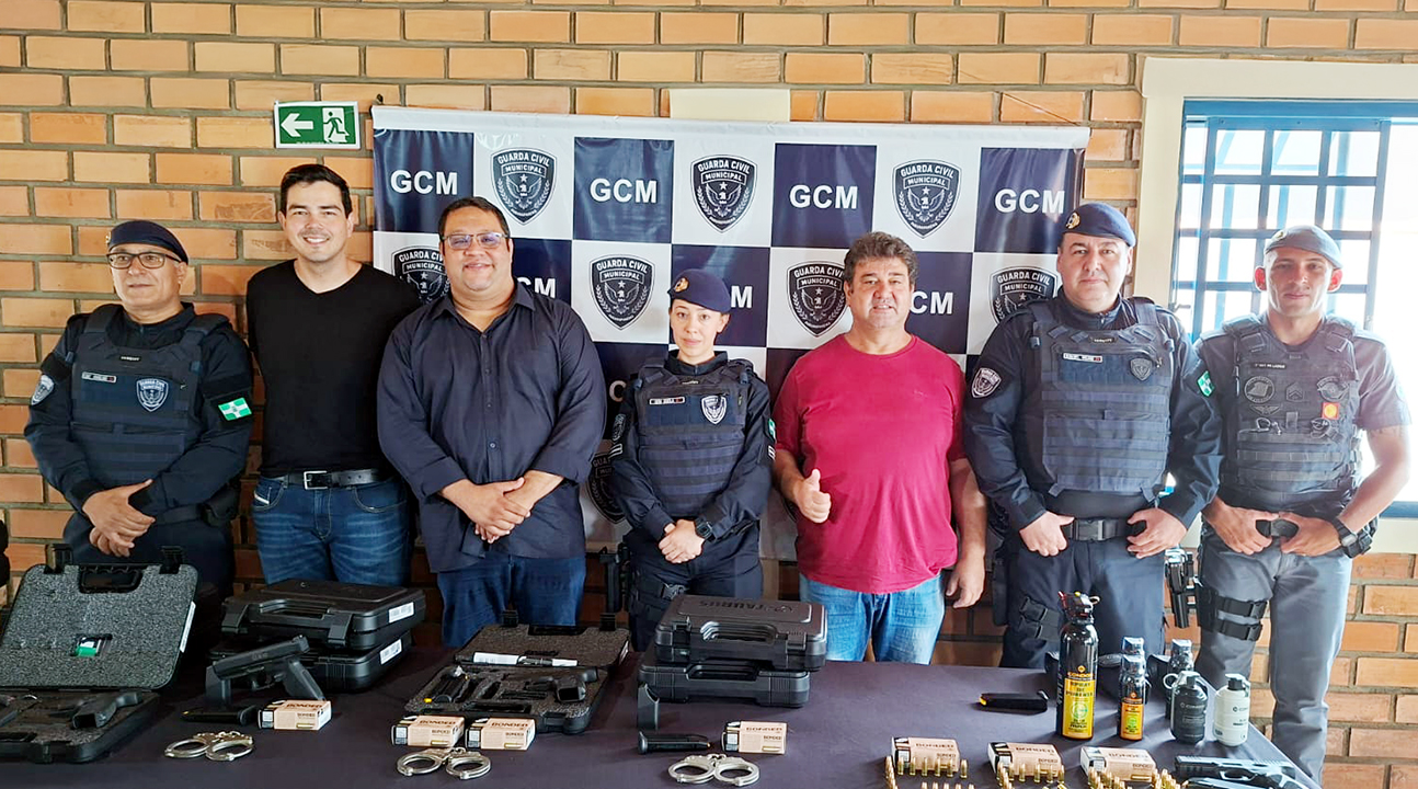 Presidente Itamiro Floriano participa da solenidade de entrega de armas para a Guarda Municipal de Paranapanema