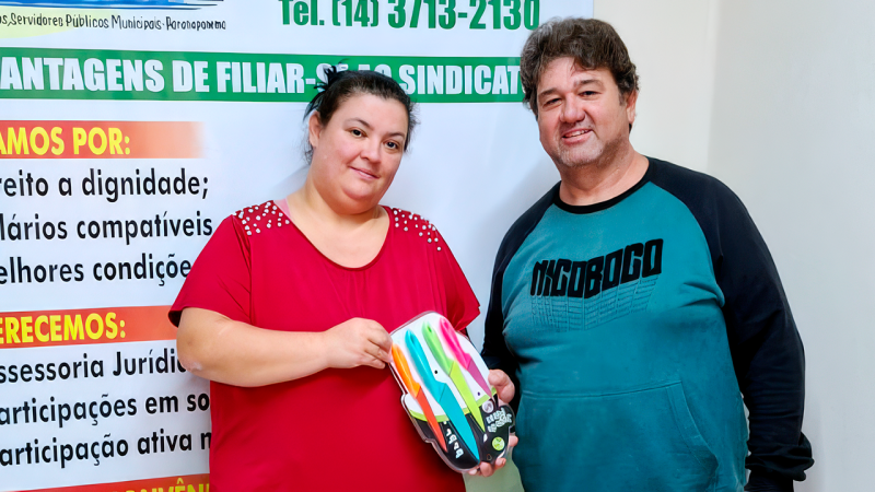 SORTEIO | Servidora Nereide Albuquerque é uma das premiadas do SISPPAR e leva para casa seu kit