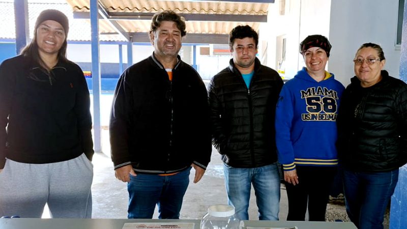 Servidora Sueli Vaz Leonel é a ganhadora do sorteio mensal do Sindicato e leva um liquidificador de última geração