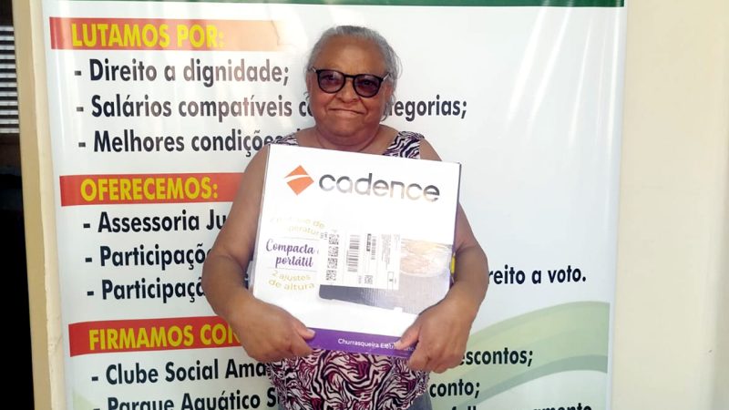 SORTEIO DE SETEMBRO | Vigia Aposentado Celso Pinto Martins ganha churrasqueira elétrica do SISPPAR